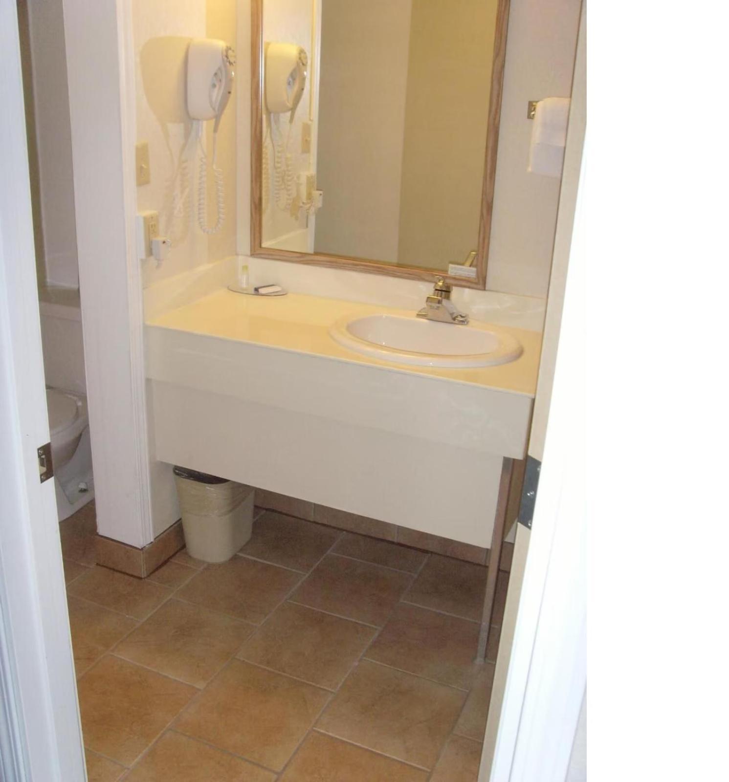 Hotel Skyview Swift Current Esterno foto