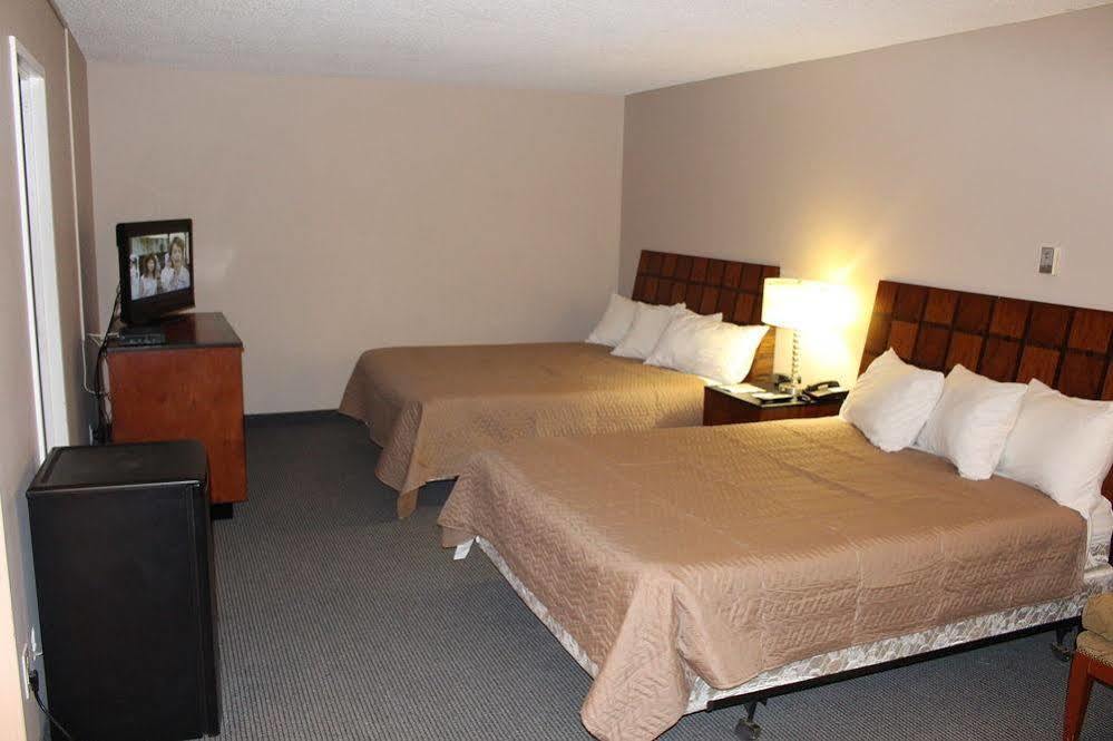 Hotel Skyview Swift Current Esterno foto