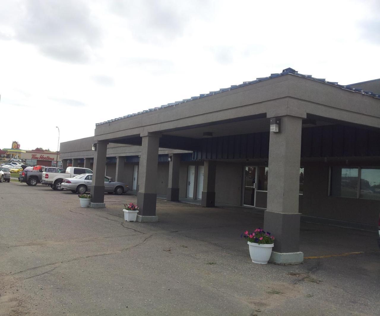 Hotel Skyview Swift Current Esterno foto