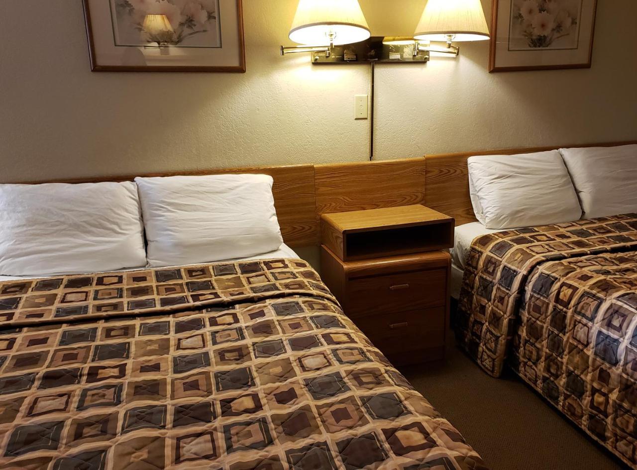 Hotel Skyview Swift Current Esterno foto